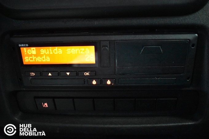 IVECO 50C15 D 6+1Quad-Tor RG Dop.Cabina Cassone Ribalt.